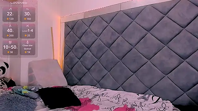 Nellyhills online show from 10.06.25