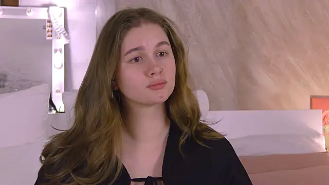 EllieHayes online show from 02.04.26