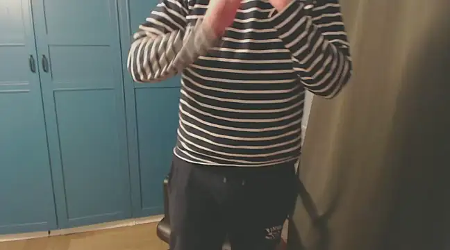 Snapshot of CuteMan33 chatting on 12.15.24 CuteMan33 online show from 12.15.24