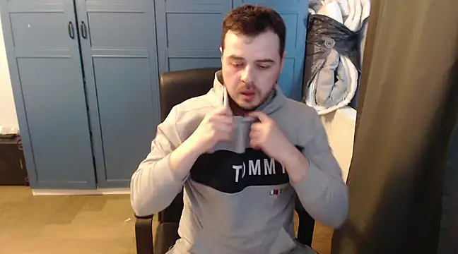 Snapshot of CuteMan33 chatting on 03.05.25 CuteMan33 online show from 03.05.25