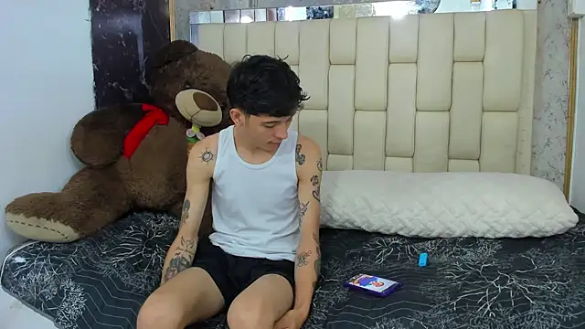 Bi Latin Boys1 online show from 12.29.24