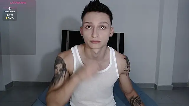 arthurphoenix  online show from 12.20.24