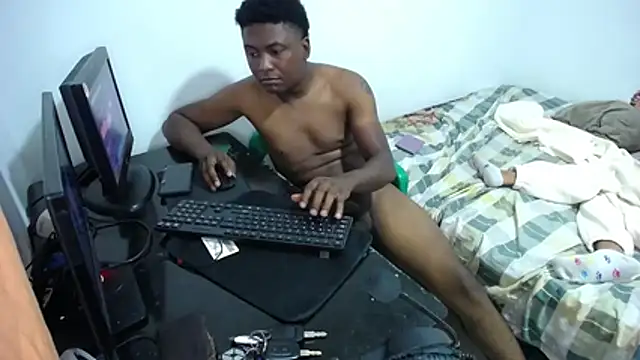 Snapshot of fabitokr chatting on 11.18.25 fabitokr online show from 11.18.25