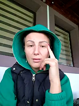 Snapshot of AudreyJoy chatting on 10.02.25 AudreyJoy online show from 10.02.25