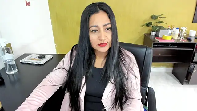 Adele Sweett online show from 02.05.25