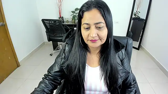 Adele Sweett online show from 03.12.25