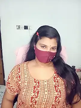 Snapshot of Hot-Angel_ chatting on 10.19.25 Hot-Angel online show from 10.19.25