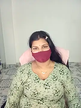 Snapshot of Hot-Angel_ chatting on 10.28.25 Hot-Angel online show from 10.28.25