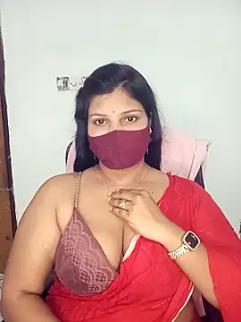 Snapshot of Hot-Angel_ chatting on 10.28.25 Hot-Angel online show from 10.28.25