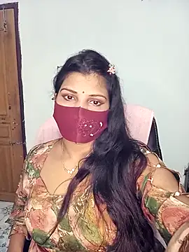 Snapshot of Hot-Angel_ chatting on 10.29.25 Hot-Angel online show from 10.29.25