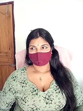 Snapshot of Hot-Angel_ chatting on 11.15.25 Hot-Angel online show from 11.15.25