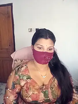 Snapshot of Hot-Angel_ chatting on 11.17.25 Hot-Angel online show from 11.17.25