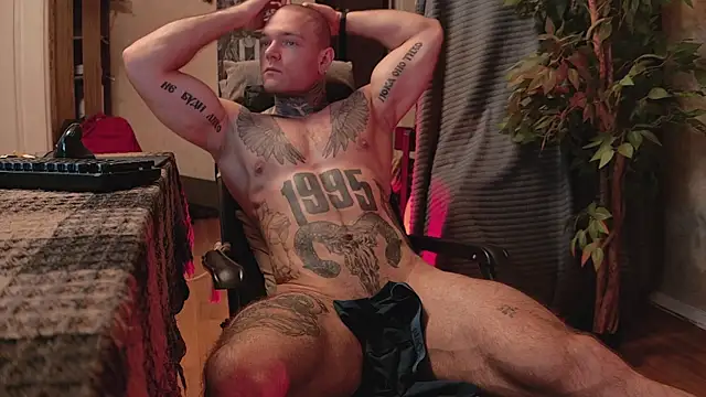 Snapshot of bulatov_xx chatting on 11.05.25 bulatov xx online show from 11.05.25