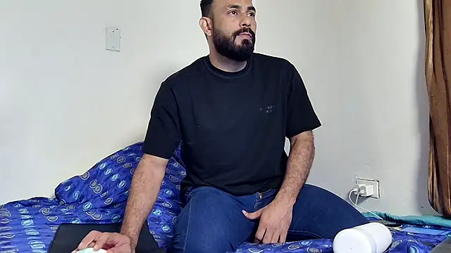 Snapshot of BEN_BLAZE chatting on 03.03.25 BEN BLAZE online show from 03.03.25