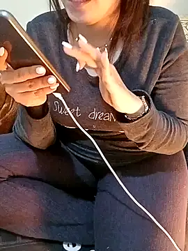 ShadiaStar online show from 01.20.25