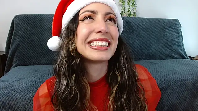 Snapshot of Kendal_Mosk chatting on 12.19.24 Kendal Mosk online show from 12.19.24