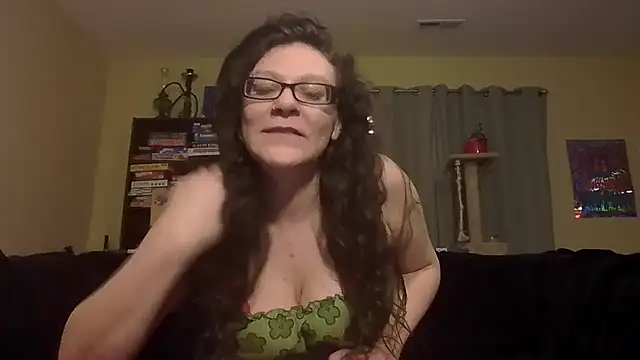 kitwithclaws420 online show from 12.29.24