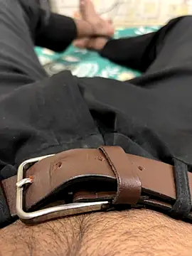 Snapshot of mahiking chatting on 10.28.25 mahiking online show from 10.28.25