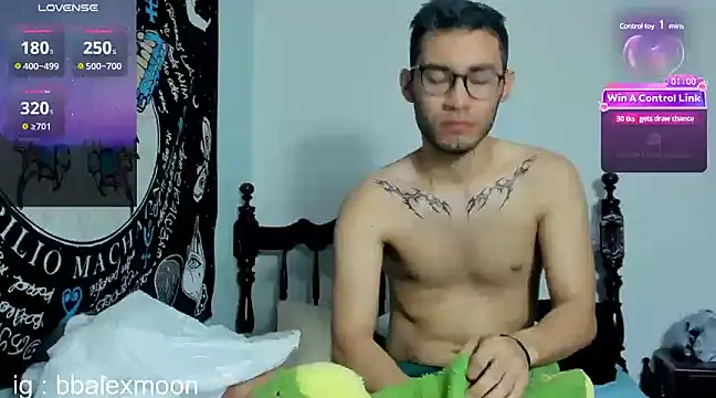 Snapshot of alexdesire chatting on 01.27.25 alexdesire online show from 01.27.25