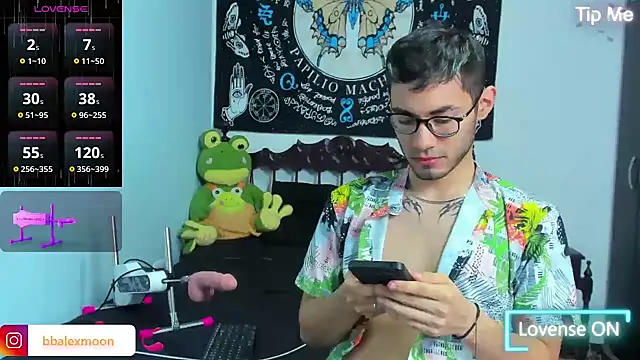 Snapshot of alexdesire chatting on 03.21.25 alexdesire online show from 03.21.25