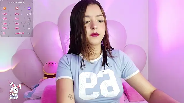 Snapshot of zoewillian chatting on 11.05.25 zoewillian online show from 11.05.25