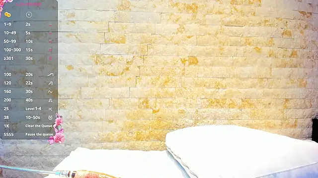mia roldan  online show from 12.16.24