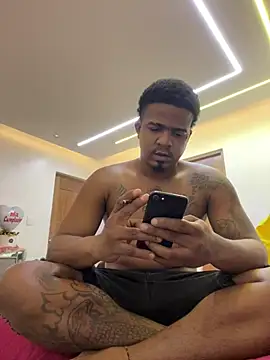 Snapshot of el-exotico-frekiisiimo chatting on 12.11.24 el-exotico-frekiisiimo online show from 12.11.24