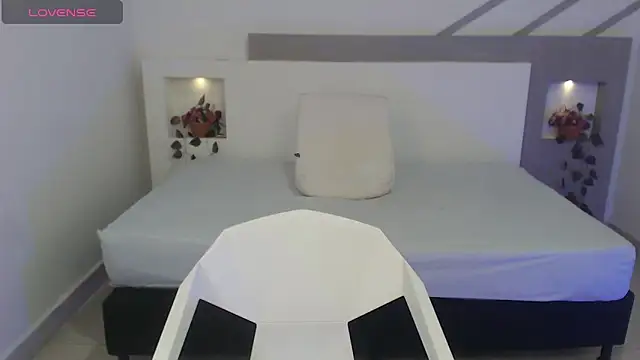 Snapshot of SelenaFox6 chatting on 03.03.25 SelenaFox6 online show from 03.03.25