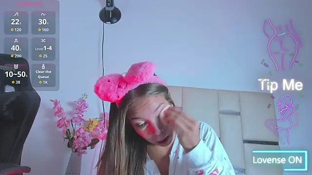 HaleyAmaya online show from 10.31.25