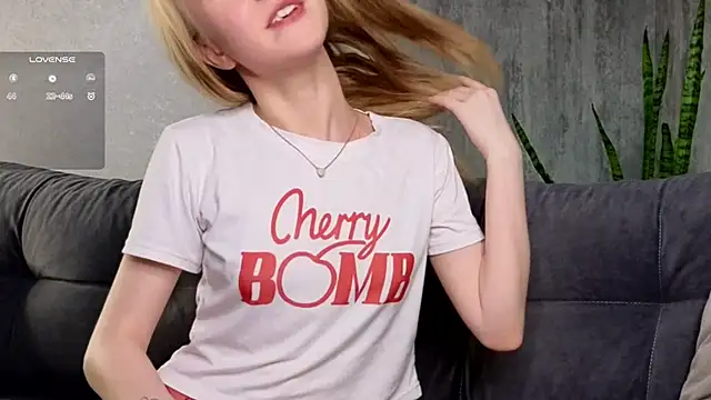 Snapshot of WiloneEsse chatting on 01.26.25 WiloneEsse online show from 01.26.25