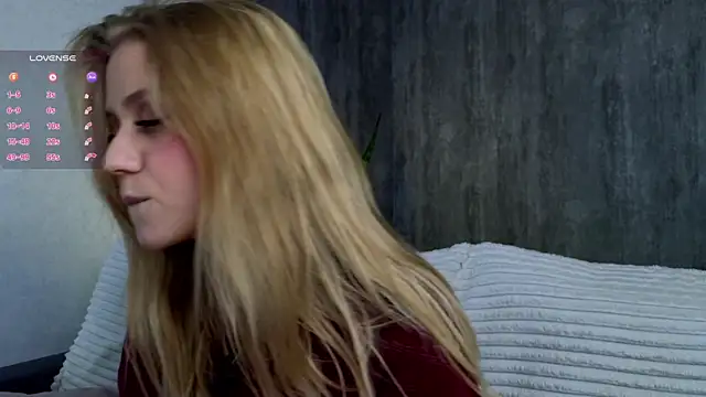 Snapshot of WiloneEsse chatting on 02.12.25 WiloneEsse online show from 02.12.25