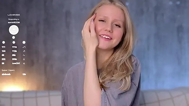 Snapshot of WiloneEsse chatting on 03.14.25 WiloneEsse online show from 03.14.25