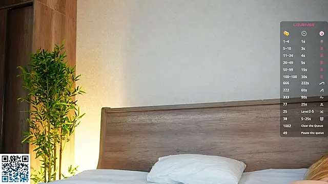 Snapshot of WiloneEsse chatting on 09.26.25 WiloneEsse online show from 09.26.25