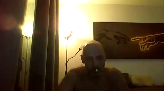 Snapshot of Avamereandmikel chatting on 12.23.24 Avamereandmikel online show from 12.23.24