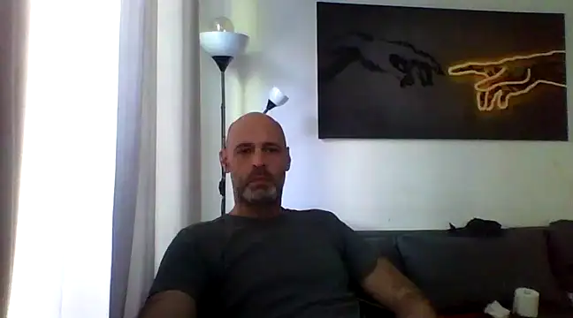 Snapshot of Avamereandmikel chatting on 12.26.24 Avamereandmikel online show from 12.26.24