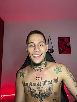 Snapshot of Junihn0 chatting on 02.04.25 Junihn0 online show from 02.04.25