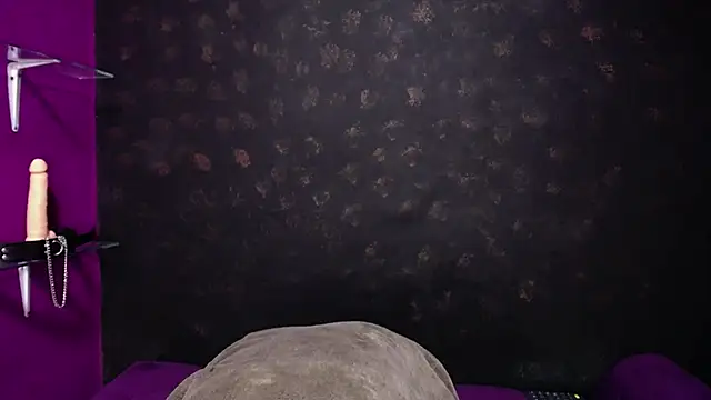 Sadie Queen online show from 12.16.24