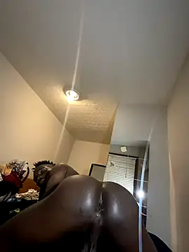 Snapshot of Shawtyblaque21 chatting on 10.05.25 Shawtyblaque21 online show from 10.05.25