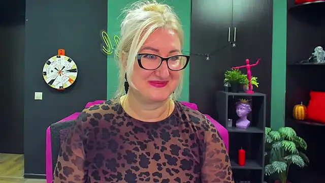 ChristyBrooks online show from 02.21.25