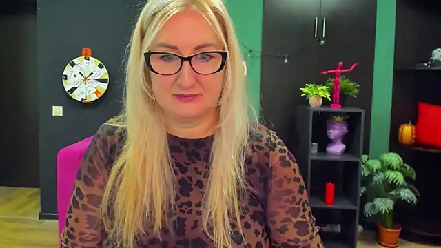 ChristyBrooks online show from 02.22.25