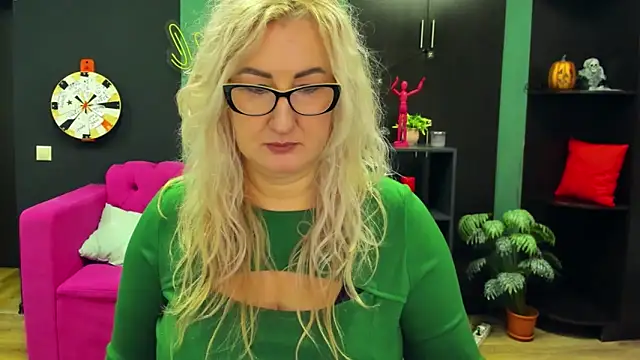 ChristyBrooks online show from 03.20.25