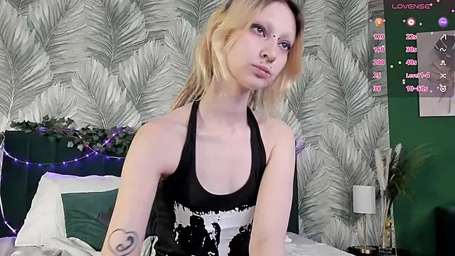 Snapshot of Lexy-Woorhez chatting on 11.06.25 Lexy-Woorhez online show from 11.06.25