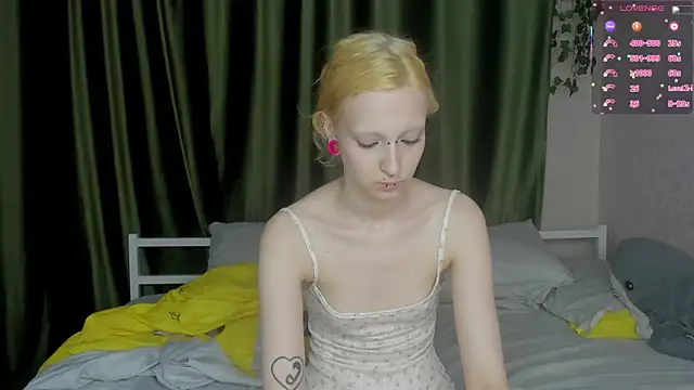 Snapshot of Lexy-Woorhez chatting on 06.10.26 Lexy-Woorhez online show from 06.10.26