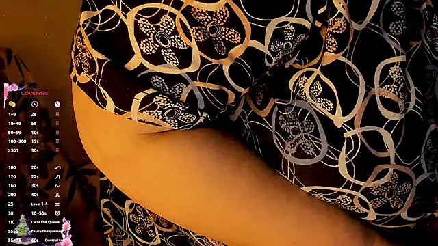 SexxyDreams1 online show from 12.24.24