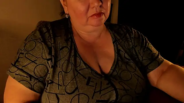 SexxyDreams1 online show from 02.10.25