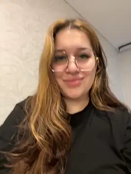 Snapshot of VikiDemi chatting on 09.29.25 VikiDemi online show from 09.29.25