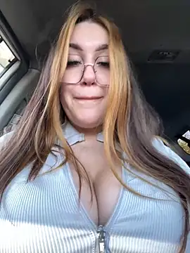 Snapshot of VikiDemi chatting on 10.03.25 VikiDemi online show from 10.03.25