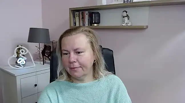 Snapshot of NancyCREAM chatting on 02.10.25 NancyCREAM online show from 02.10.25