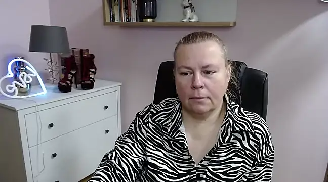 Snapshot of NancyCREAM chatting on 02.19.25 NancyCREAM online show from 02.19.25