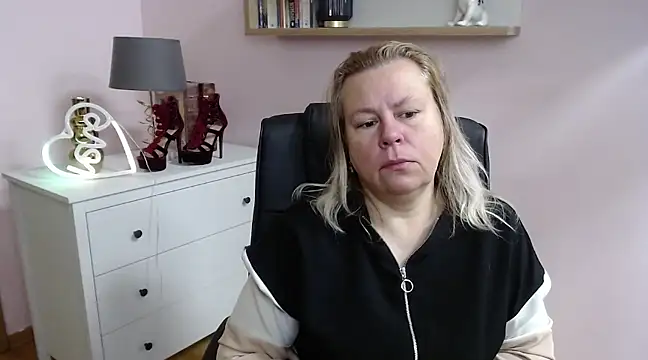 Snapshot of NancyCREAM chatting on 02.26.25 NancyCREAM online show from 02.26.25